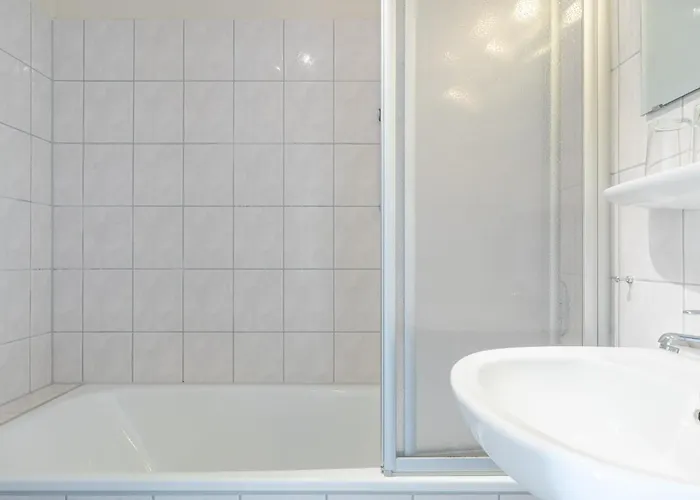 Apartment 544, Seepark *